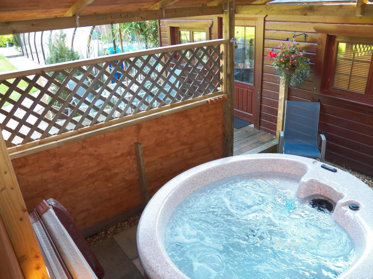 Cypress Log Cabins Accommodation Godshill  Esterno foto