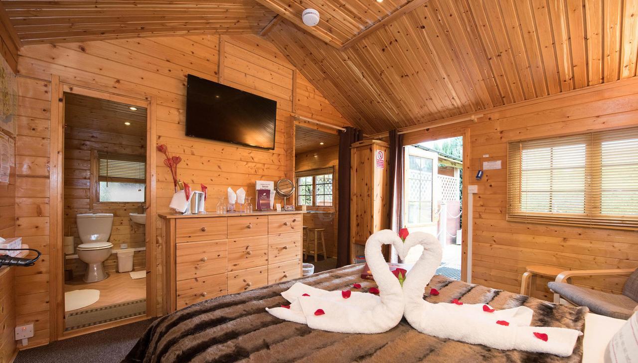 Cypress Log Cabins Accommodation Godshill  Esterno foto